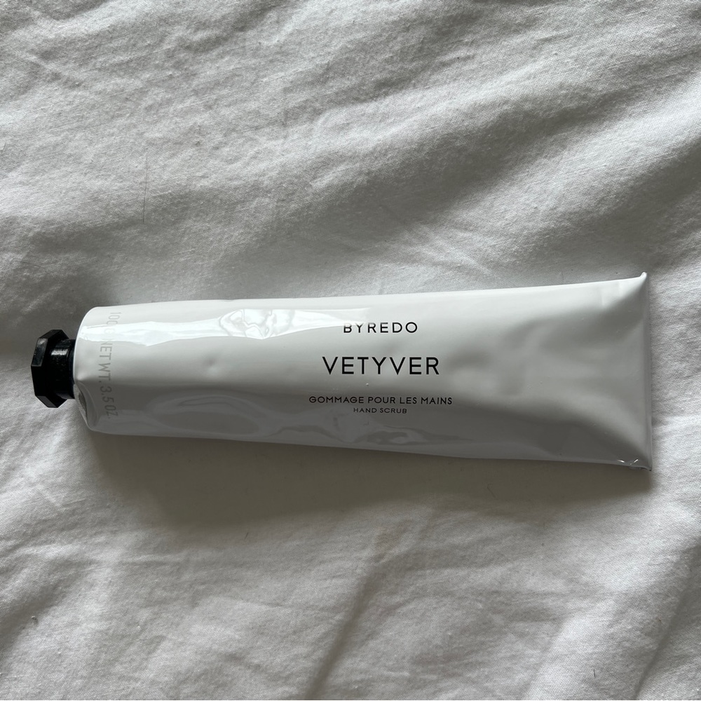 BYREDO - VETYVER HAND SCRUB